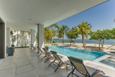 Royal Villa – Four-Bedroom Beachfront Luxury Villa at Villas at Playa de Coco