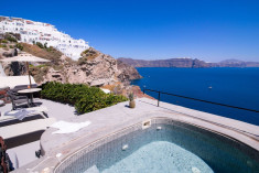 Althaea Honeymoon Cave Suite with Outdoor Hot Tub at Pezoules of Oia - Boutique Hotel