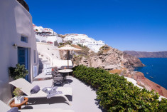 Althaea Honeymoon Cave Suite with Outdoor Hot Tub at Pezoules of Oia - Boutique Hotel