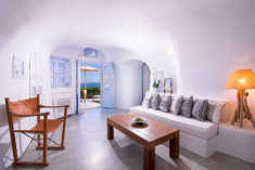Althaea Honeymoon Cave Suite with Outdoor Hot Tub at Pezoules of Oia - Boutique Hotel