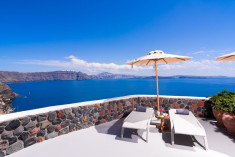 Valeriana Cliff House with Panoramic Terrace & Dining Space at Pezoules of Oia - Boutique Hotel