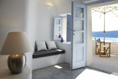 Louisa Cave Suite with Terrace Above the Infinity Pool at Pezoules of Oia - Boutique Hotel