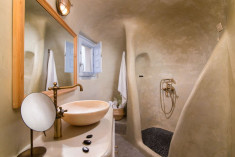 Ligaria Cave Suite with Historic Lino & Fireplace Charm at Pezoules of Oia - Boutique Hotel