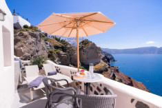 Mentha Cave Suite with Private Outdoor Hot Tub at Pezoules of Oia - Boutique Hotel