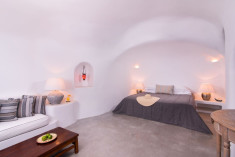 Levanta Cave Suite with Private Hot Tub & Sea-Level Privacy at Pezoules of Oia - Boutique Hotel