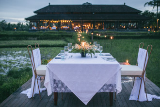 Romantic dinner in Bali