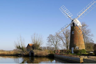 Romantic Picnic on the Norfolk Broads 