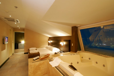 1 Night Suite package: Dinner, Bed, Breakfast & Spa