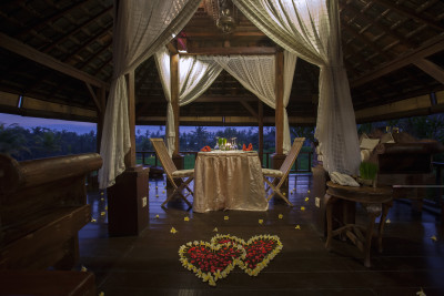 Romantic Hideaway Package