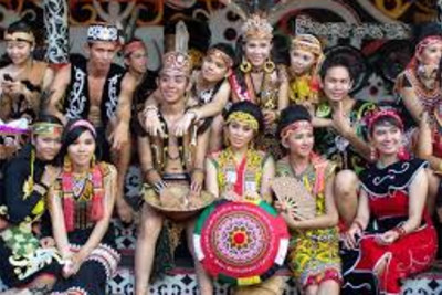 4D / 3N Kalimantan Tour Oragutan Dayak Village River Cruise