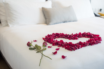 ROMANTIC ESCAPE PACKAGE