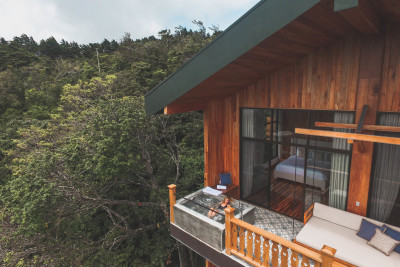 Experience a Unique Romantic Getaway Surrounded by Nature