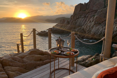 Twilight Cliff Lounge