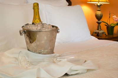 Book a minimum of 3 nights to receive a free bottle of prosecco in your room