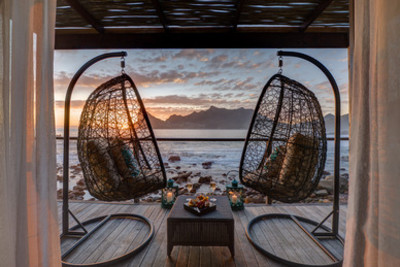 Cape Whisper: A Romantic Fusion of Vineyards, Seaside, and City Life