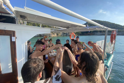 Private Bachelor Cruise (up to 33 people) - 500€