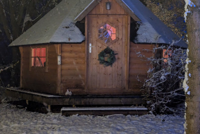 Complimentary indoor BBQ cabin package
