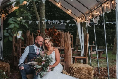 Weddings and Vow Renewals At Hawthorn Hideaway