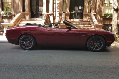 Experience NYC Romance: Convertible Car Private Tour