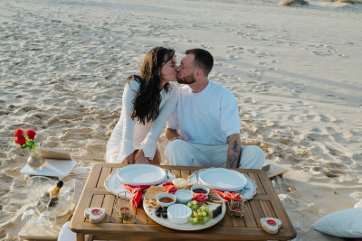 Romantic Seaside Picnic