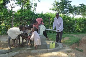 The Water Project: Emusanda Community Well - 