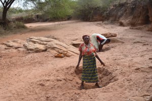 The Water Project: Kwa Mutunga Gabion Sand Dam - 