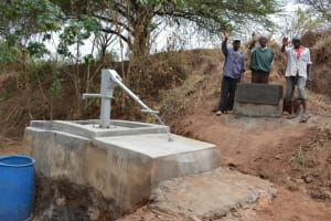 The Water Project: Matoma Nyumba Kumi Community 2B - 