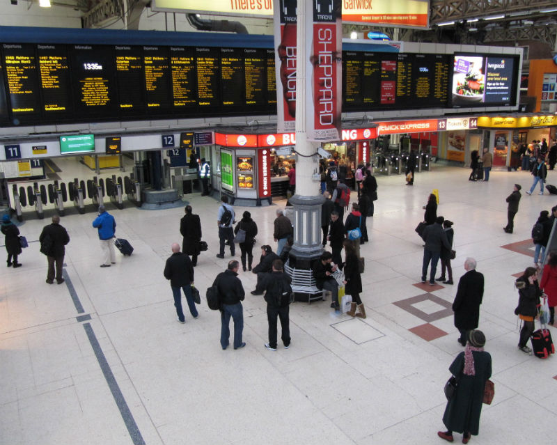 Victoria railway station at rush hour