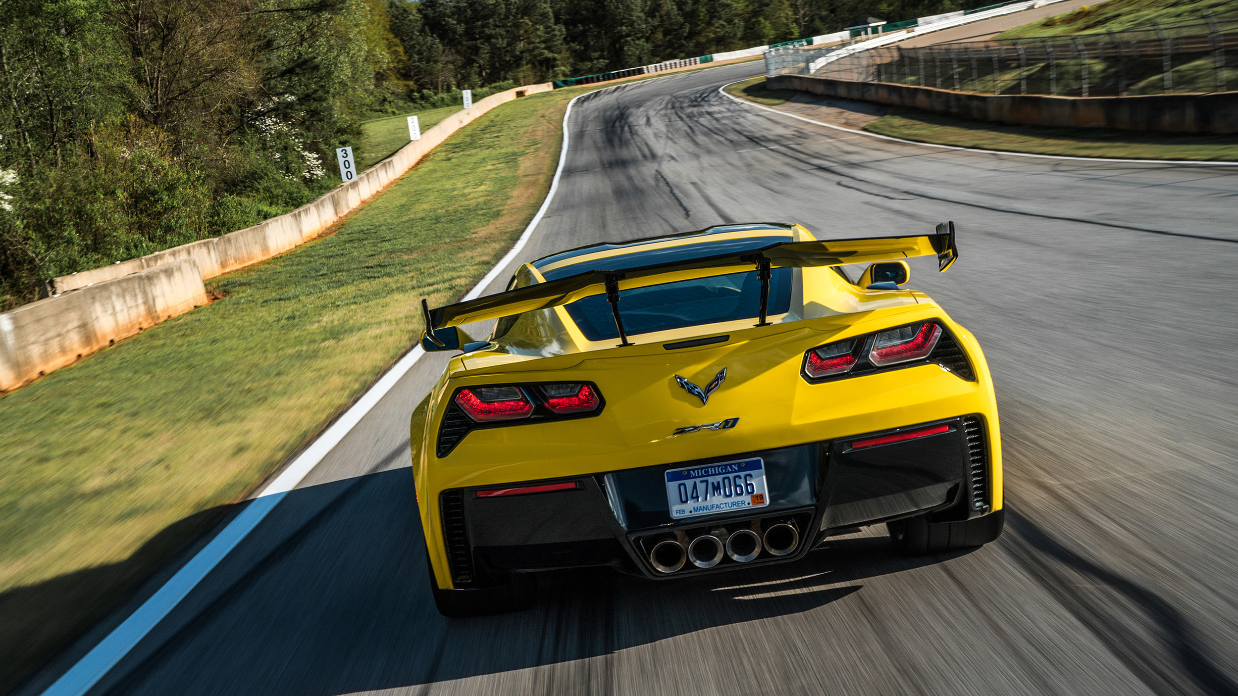 Corvette ZR1 1,000+ HP Melts Tail Panel Setting 173 MPH Speed Record at Big Bend Open Road Race 3