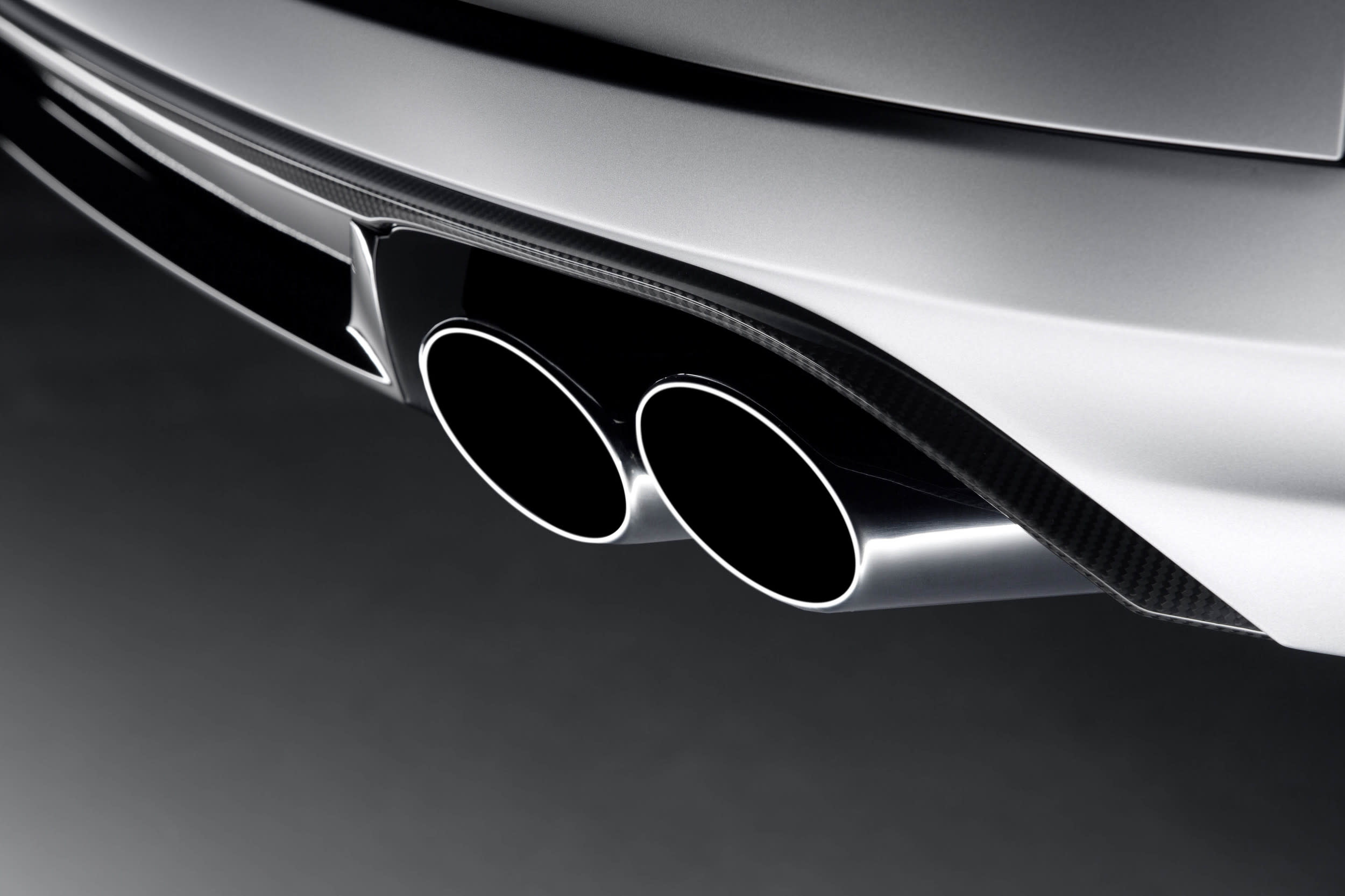 2016 Audi S8 Plus tailpipes
