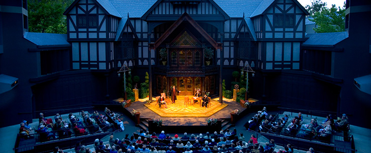 elizabethan theatre stage