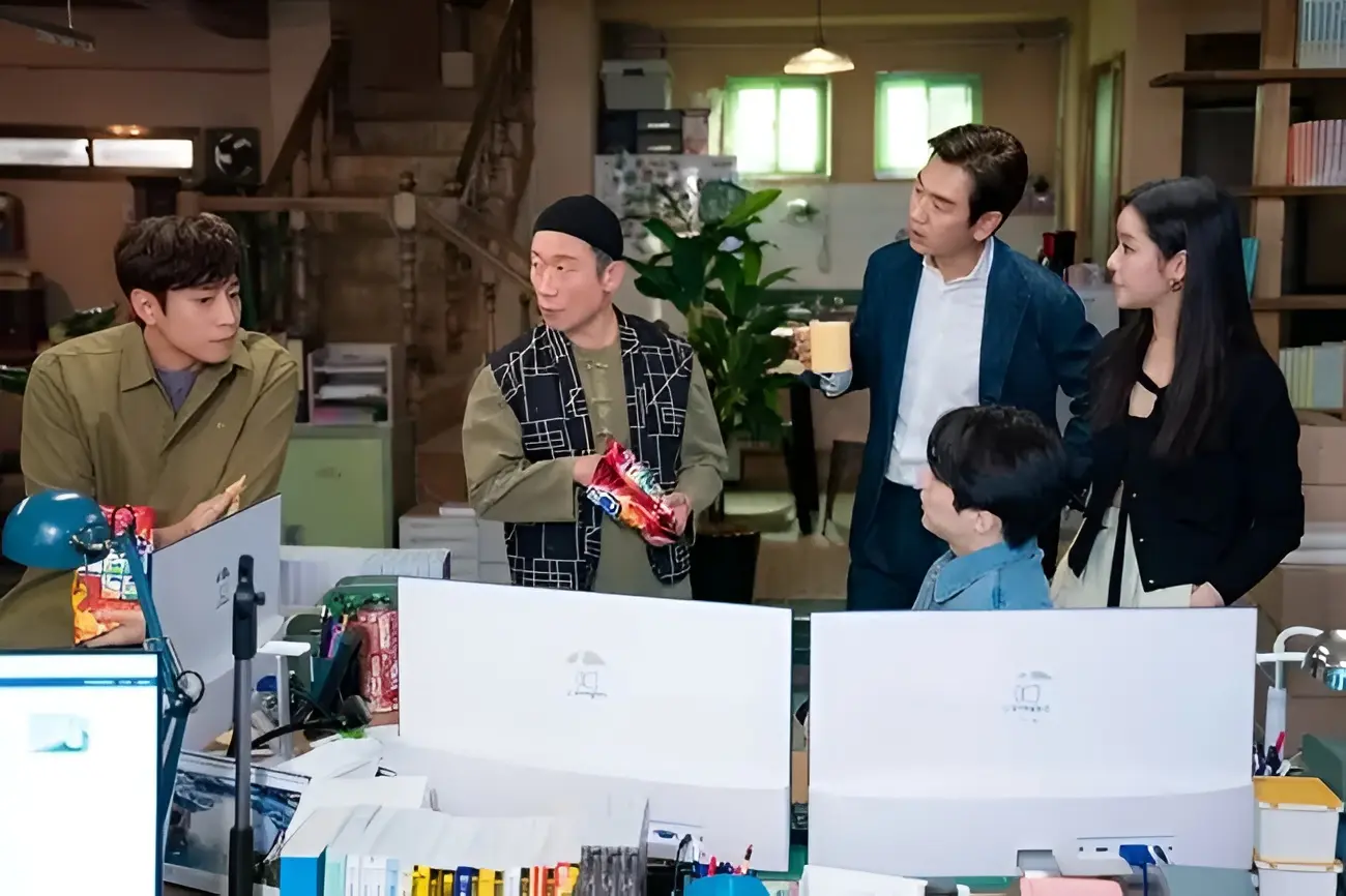 The Interpol team in The Spies Who Loved Me