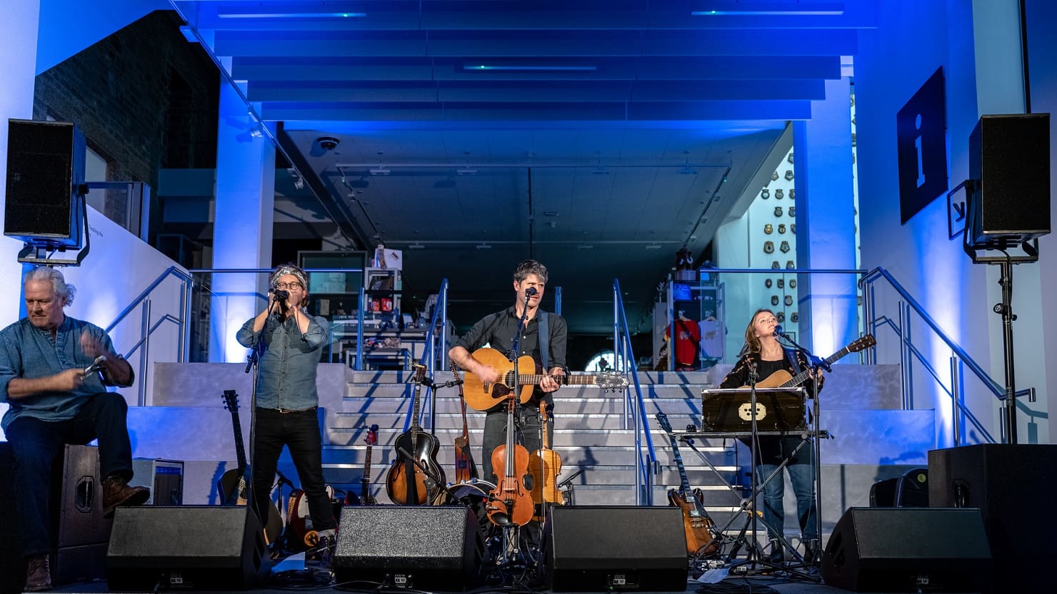Seth Lakeman and musicians in concert at The Box, February 2022. Image by Greenbeanz.