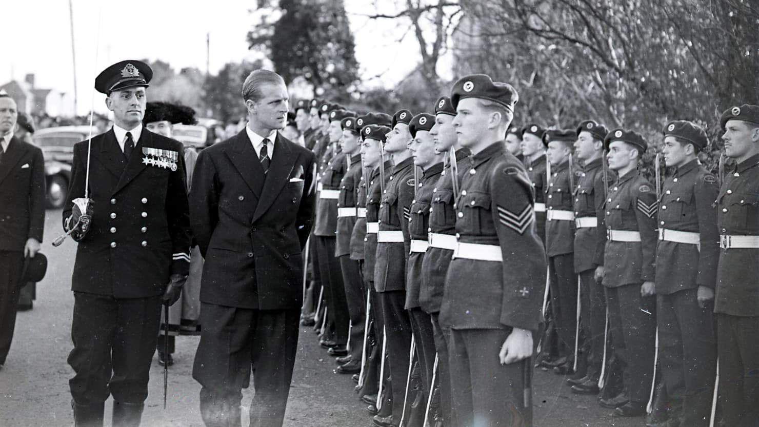Prince Philip inspects soldiers in Elburton in October 1951 © Mirrorpix