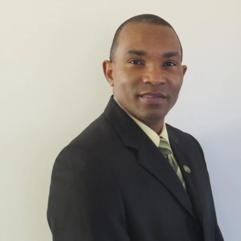 <span class="h3">Pastor <i><span style="color:var(--secondary-color-bg)">Thomas Brouet</span></i></span>