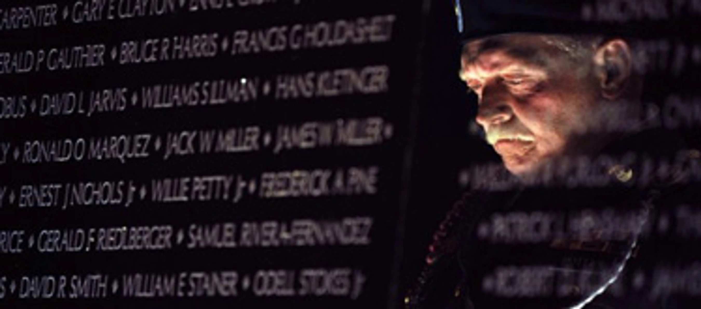 <a href="http://agratefulnationremembers.com/" target="_blank">A Grateful Nation Remembers</a>