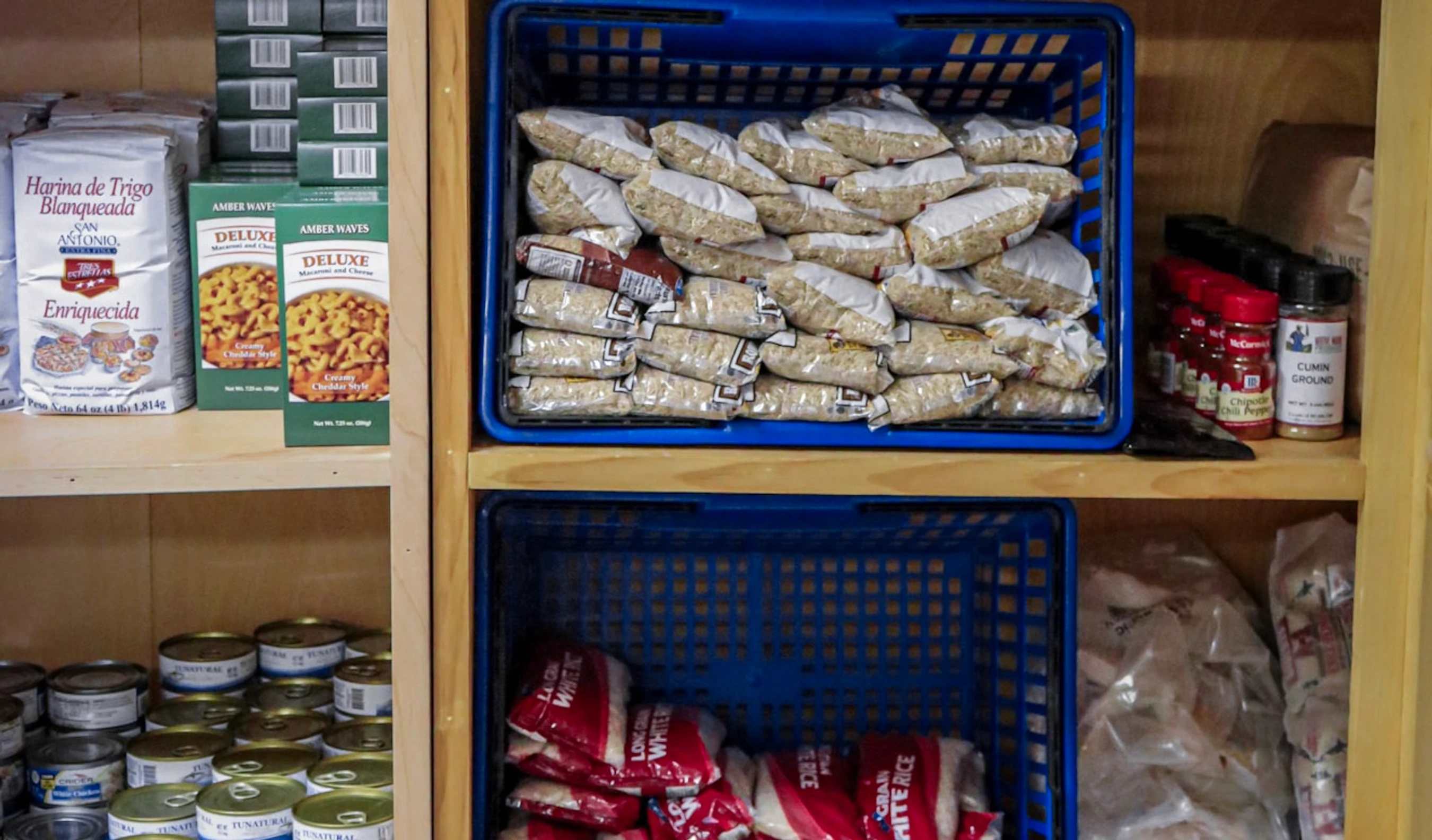 <span style="line-height: 2rem;">Bread of Life Food Pantry<br>Sundays 8:00 - 10:00 AM</span>