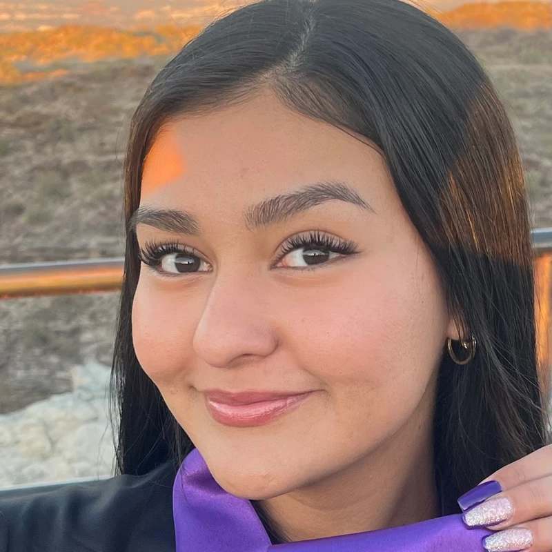 <span style="color:var(--secondary-color-bg)">Ludyka Mercado</span>