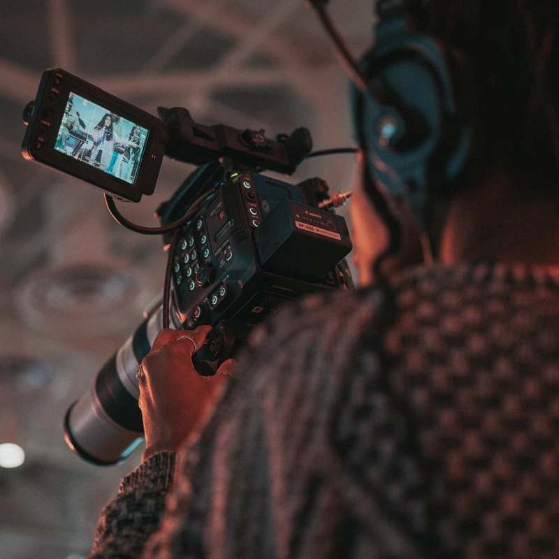 VIDEO &amp;<div>LIGHTING SOLUTIONS</div>