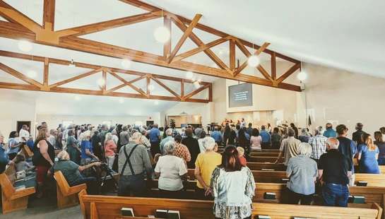 <span style="color:var(--primary-color-bg)">Sunday Worship</span>