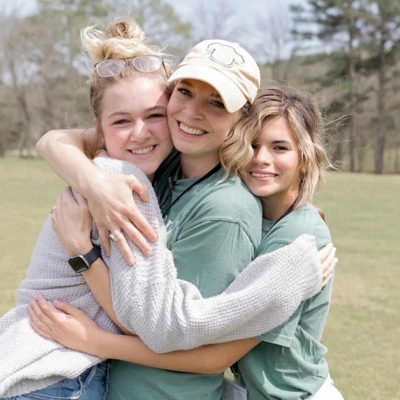 <span style="color:var(--primary-color-bg)">NEW HERE?</span>