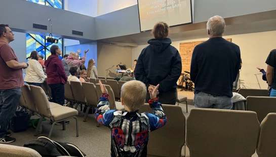 <span style="color:var(--primary-color-bg)">Sunday Worship</span>