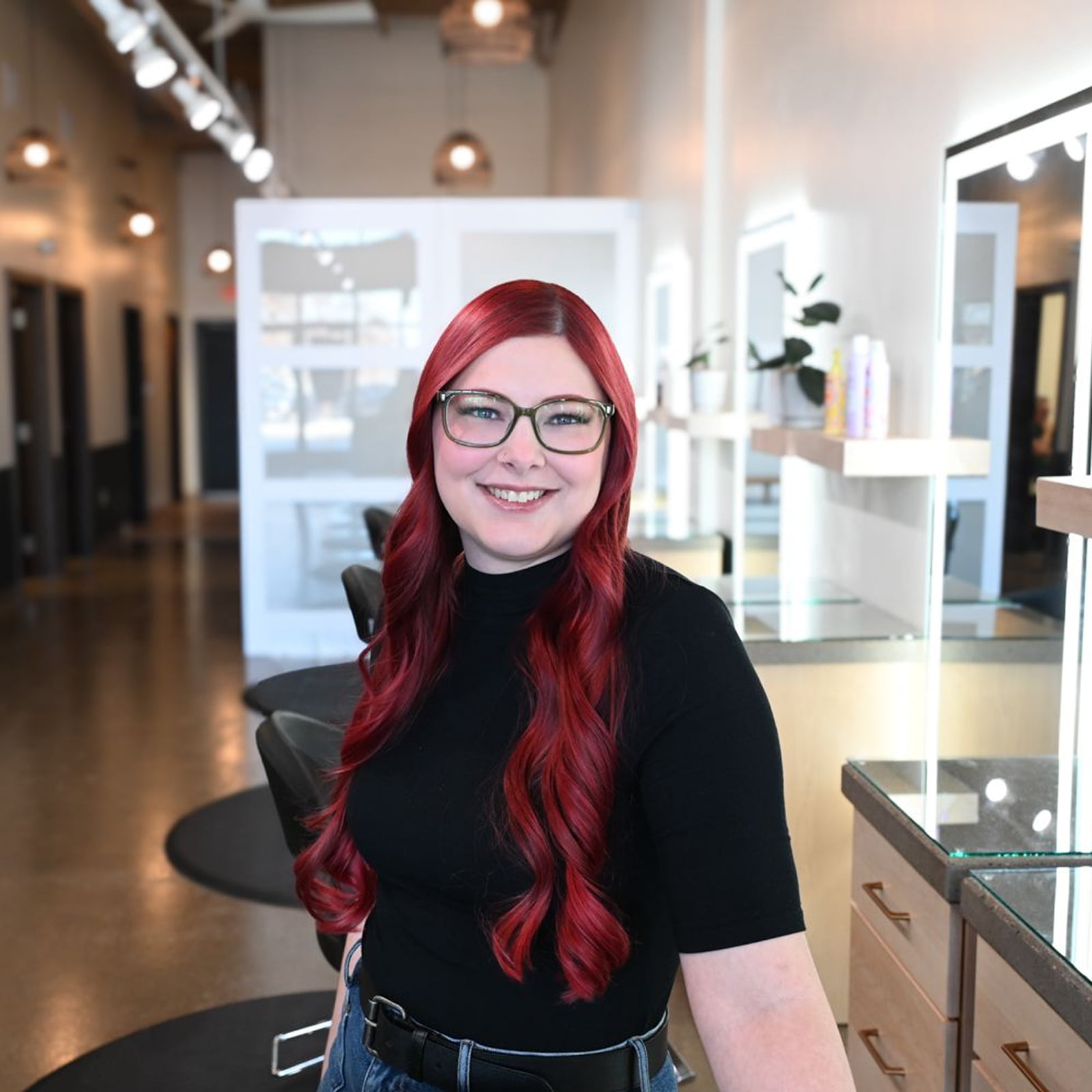 Hair stylist Kassandra Simonar headshot