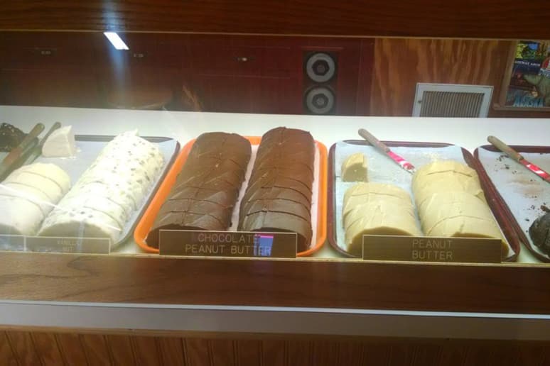 17 Murray Hotel Fudge Company Mackinac Island Michigan