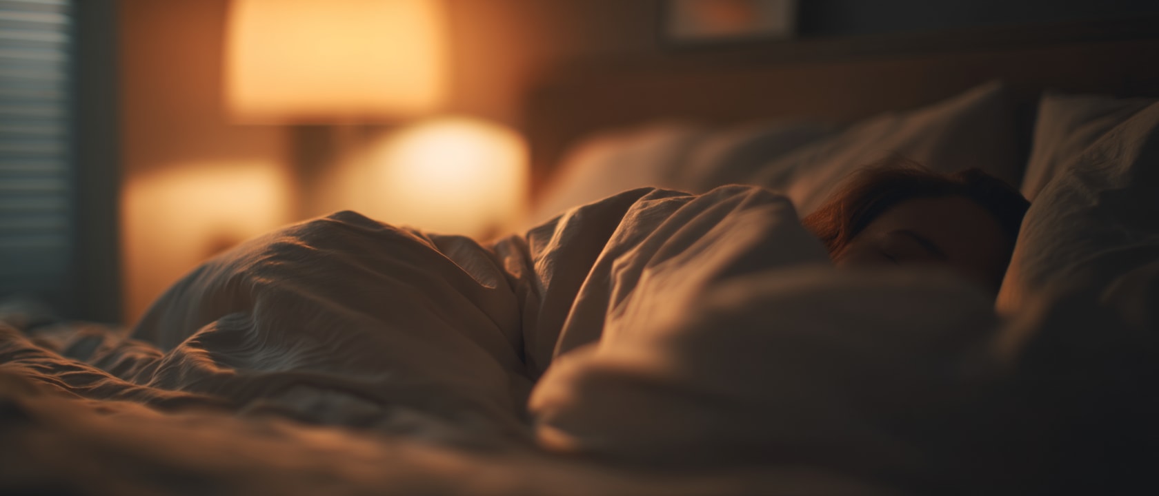 feedcreative wide-angle lifestyle photo of a serene bedroom a e797bc16-146c-4e68-b524-fe6bca575678 3