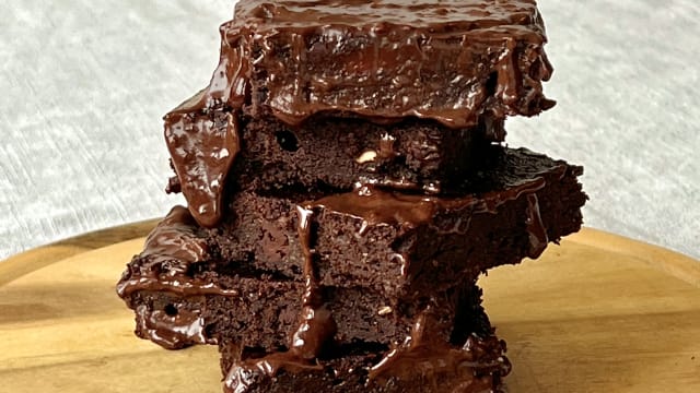 Brownies vegani con tanto cacao e cioccolato alla zucca e patata dolce