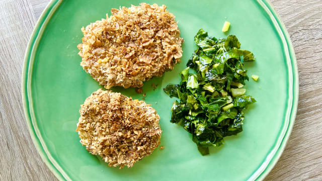 Cotoletta di cavolo rapa con pastella senza uova alla farina di ceci e panatura croccante