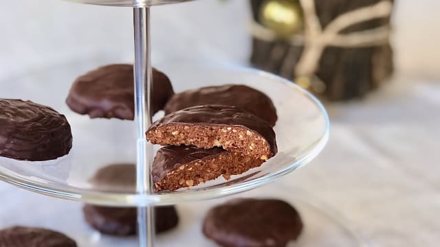 Biscotti Lebkuchen ricoperti al cioccolato fuso