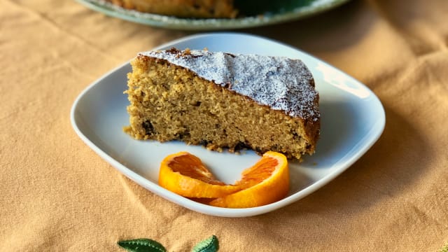 torta all'arancia con pezzetti di cioccolato fondente e marmellata d'arancia - dettaglio