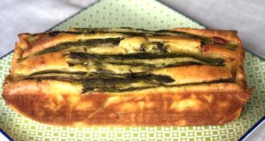 Plumcake salato agli asparagi e tocchetti di scamorza